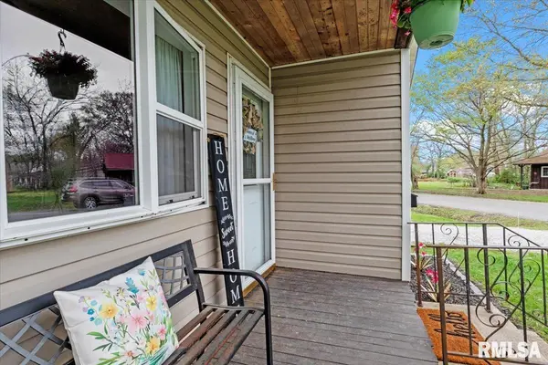 506 W WALNUT ST, Gillespie, IL 62033