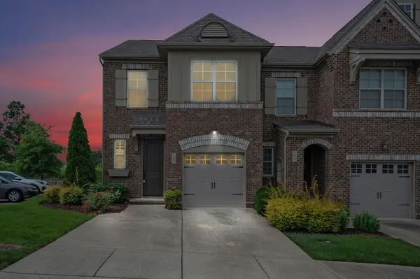 2065 Newark Ln, Thompsons Station, TN 37179