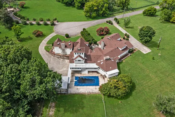 100 Pineywood Acres Dr, Madison, TN 37115