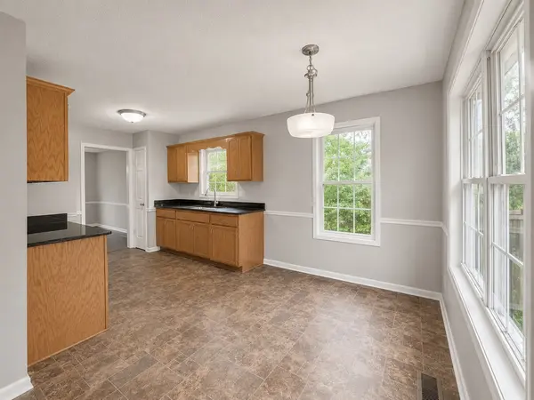 1023 Hedge Apple Dr, Clarksville, TN 37040