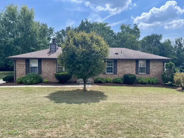 136 Creekwood Ln, Hendersonville, TN 37075