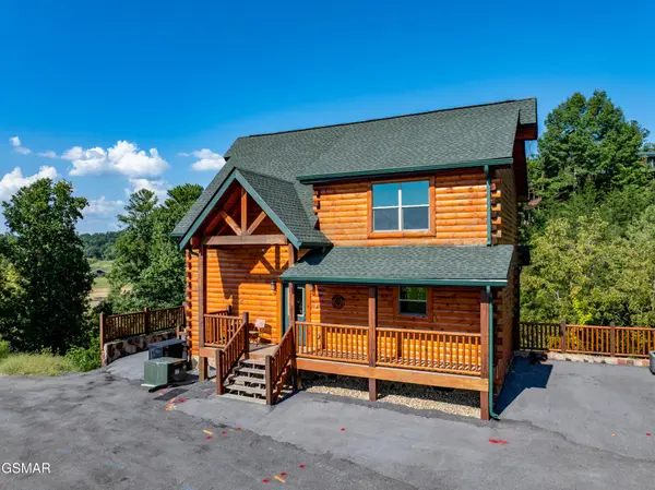 1802 Stone Wood Way, Pigeon Forge, TN 37862