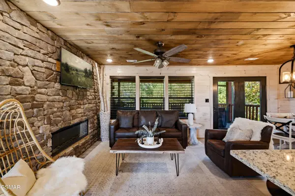 1802 Stone Wood Way, Pigeon Forge, TN 37862