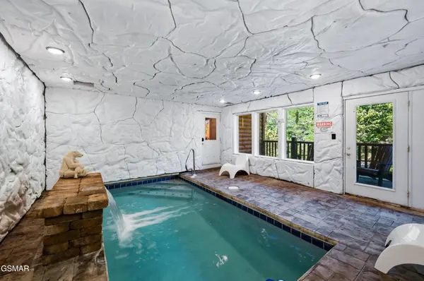 1802 Stone Wood Way, Pigeon Forge, TN 37862