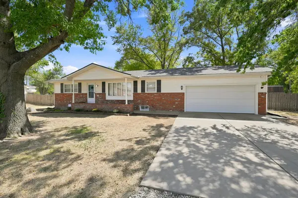 420 Westfield St, Wichita, KS 67209