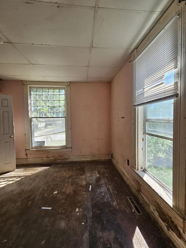 817 W Locust ST, Springfield, MO 65803