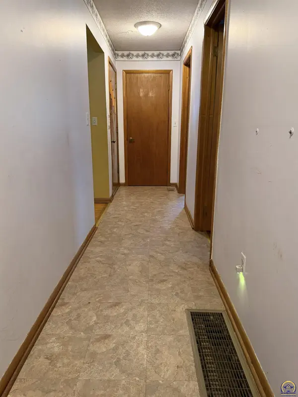 611 Main ST, Maple Hill, KS 66507