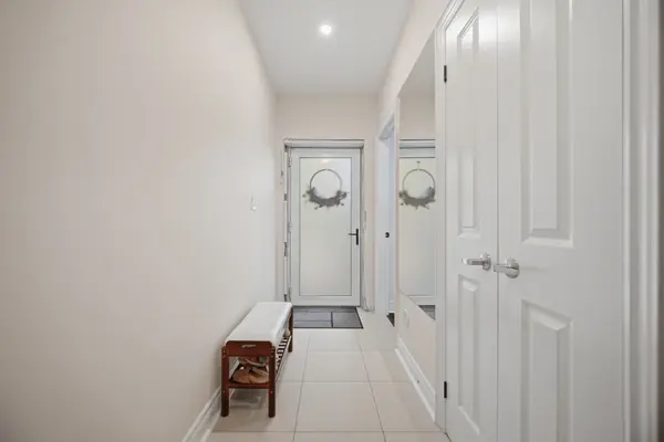 1812 Burnhamthorpe RD E #112, Mississauga, ON L4X 0A3