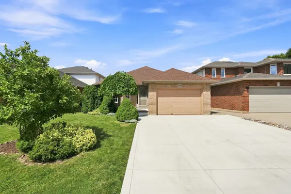 210 BASTILLE ST, Hamilton, ON L9B 2G5