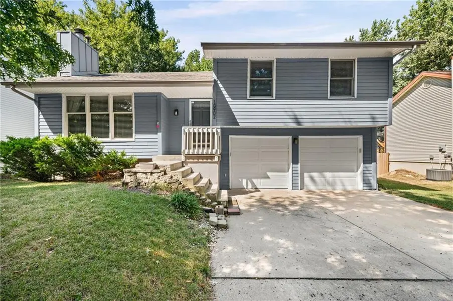 10902 N Harrison ST, Kansas City, MO 64155