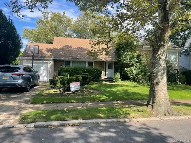 894 Lakeside DR, Woodmere, NY 11598