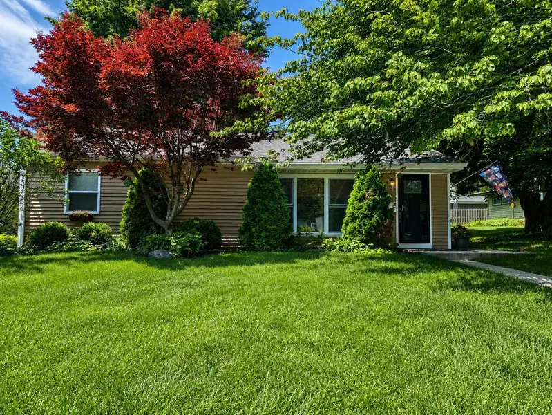 1305 Napoleon ST, Valparaiso, IN 46383