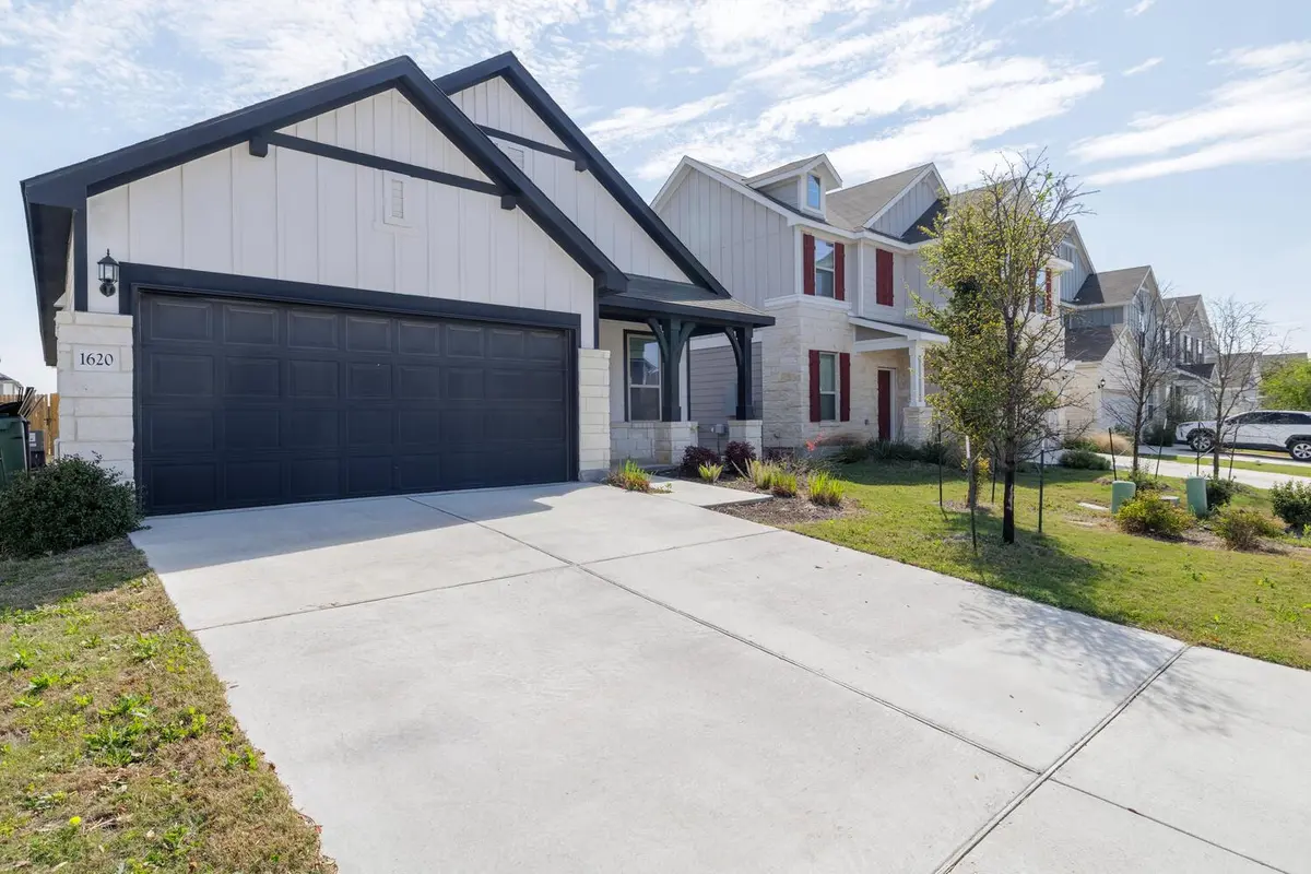 1620 Holly Lake DR, Leander, TX 78641