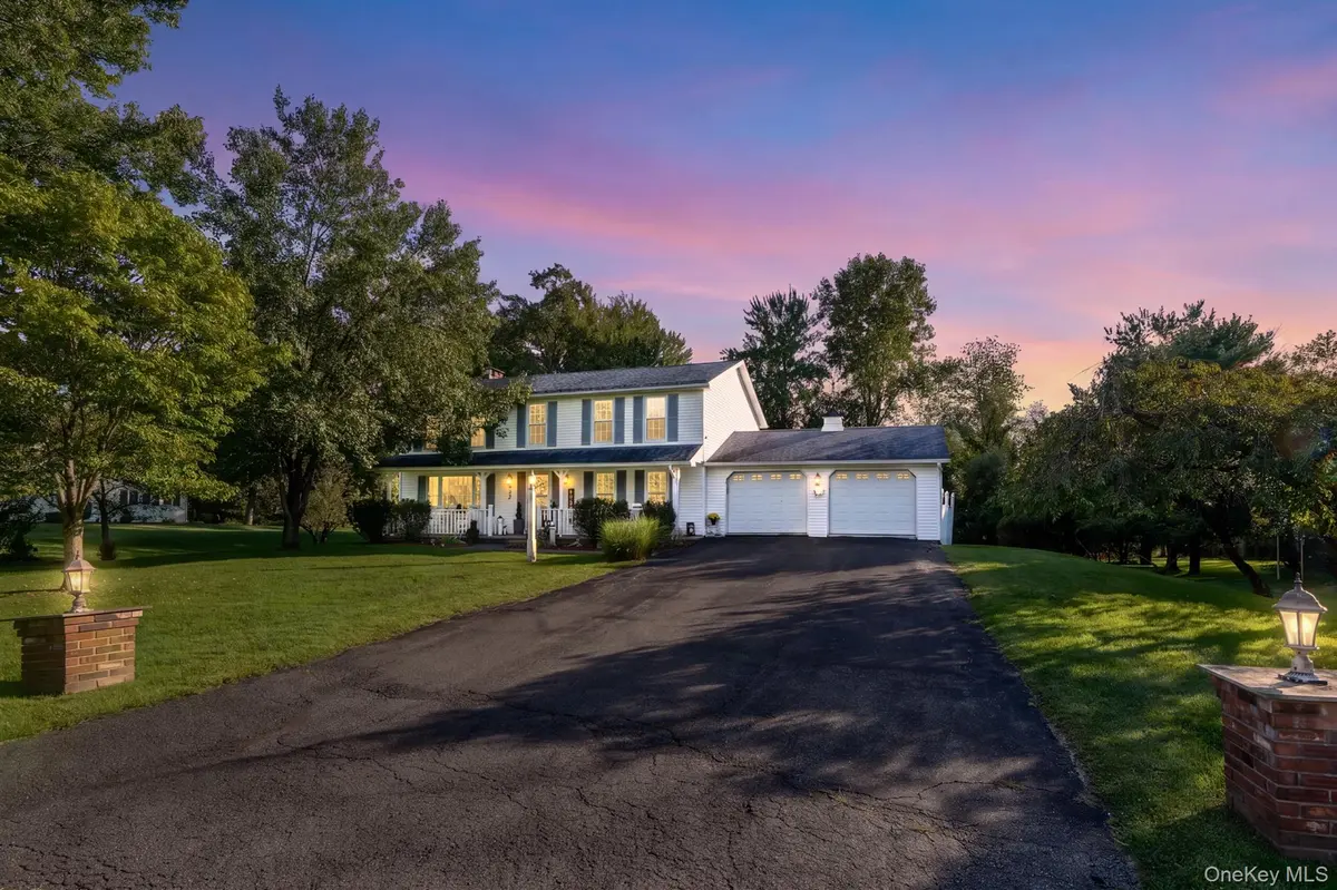 14 Kerry LN, Kingston, NY 12401