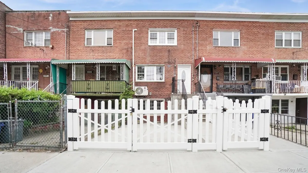 3343 Mickle AVE, Bronx, NY 10469