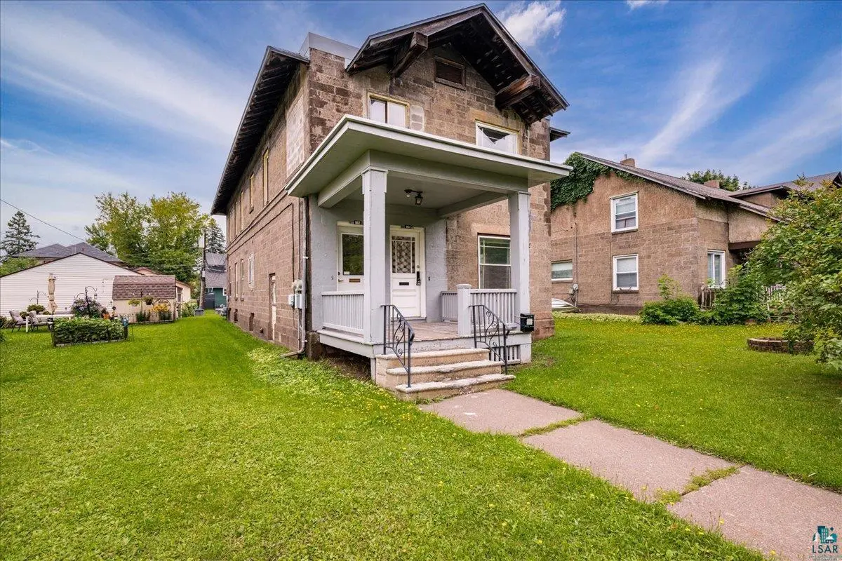 964 87th Ave W, Duluth, MN 55808