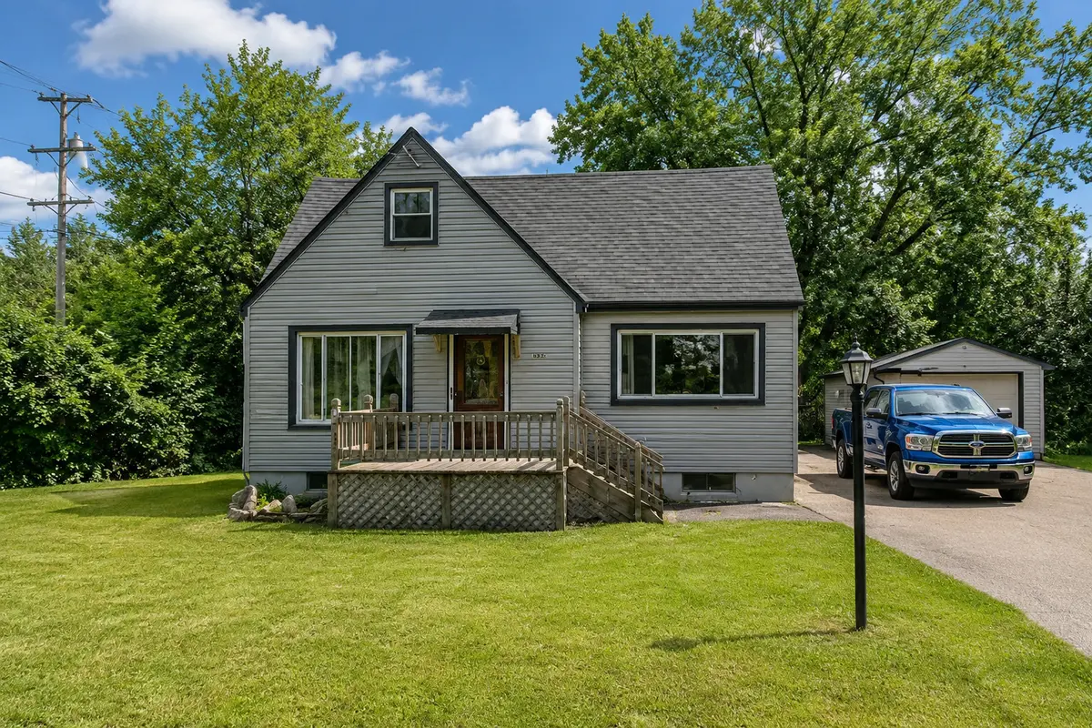 1111 Idlewild DR, Round Lake Beach, IL 60073