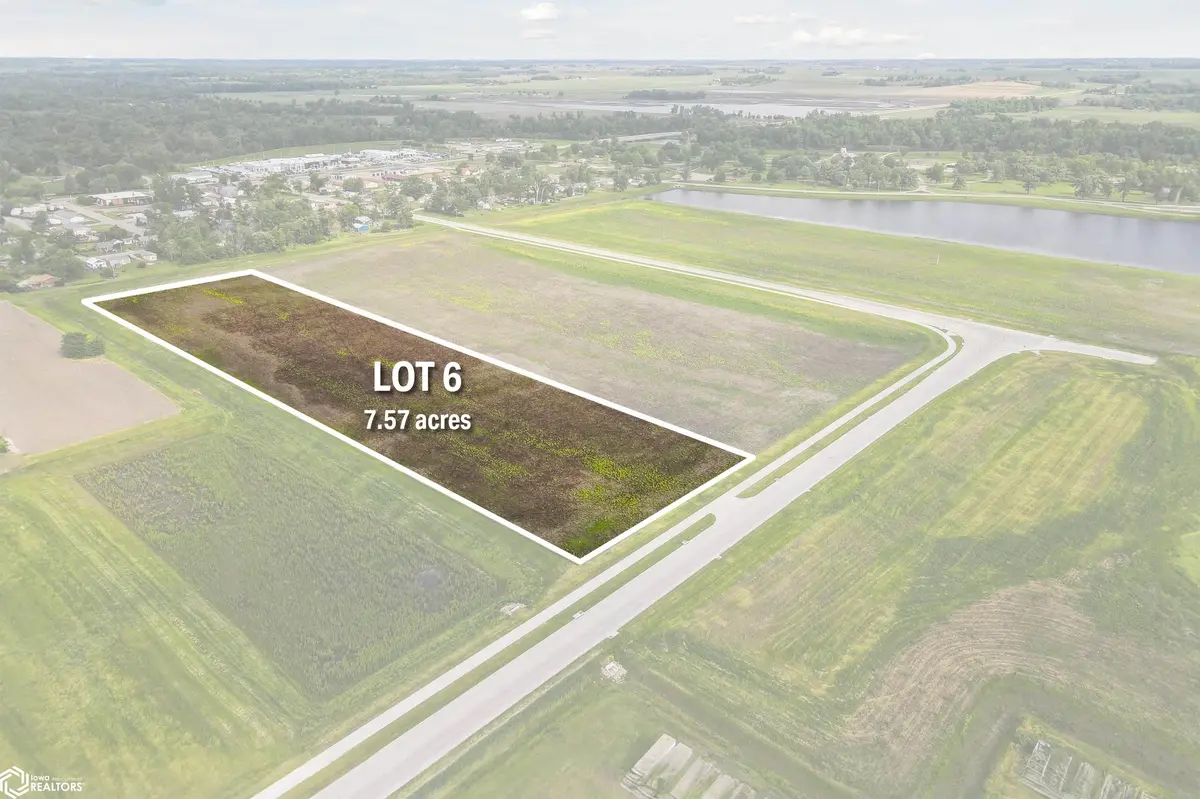 718 N 8th AVE, Marshalltown, IA 50158