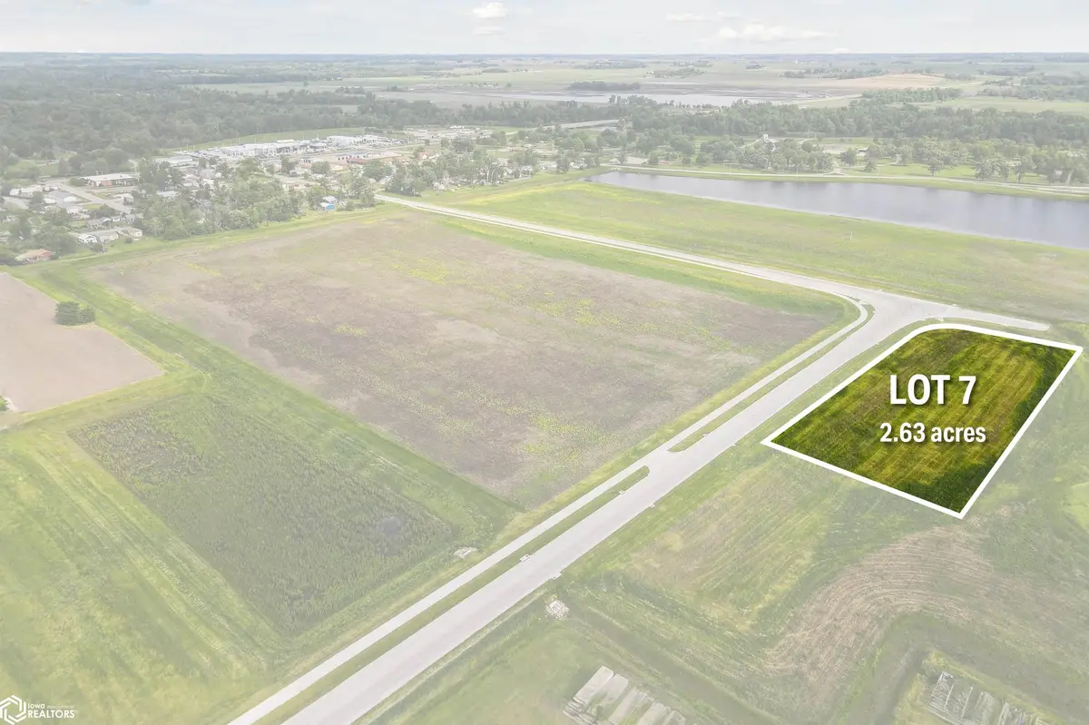 815 N 8th AVE, Marshalltown, IA 50158