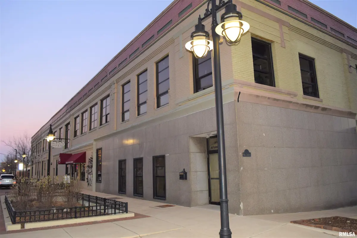 736 SW WASHINGTON ST #2G-2, Peoria, IL 61602