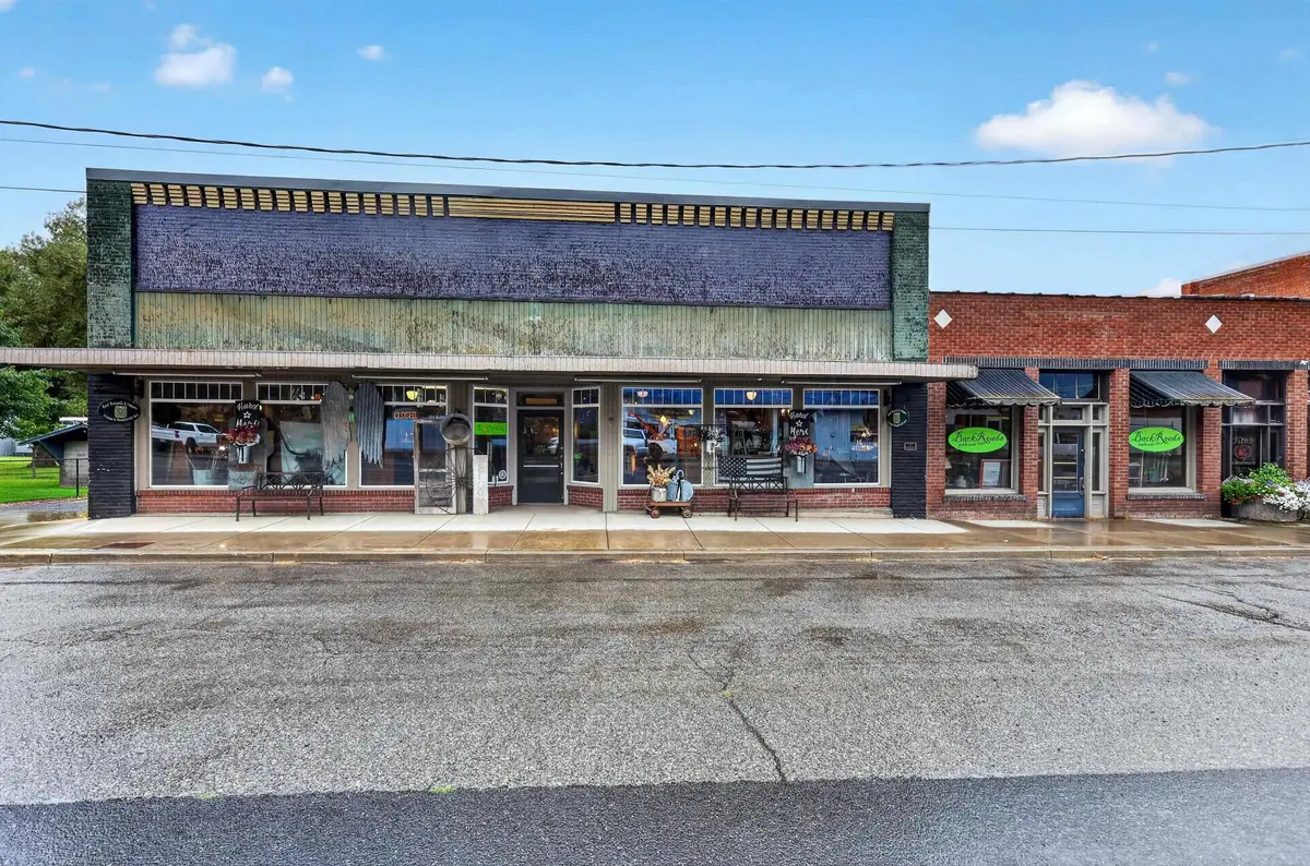 30 S 1st St, Rockford, WA 99030