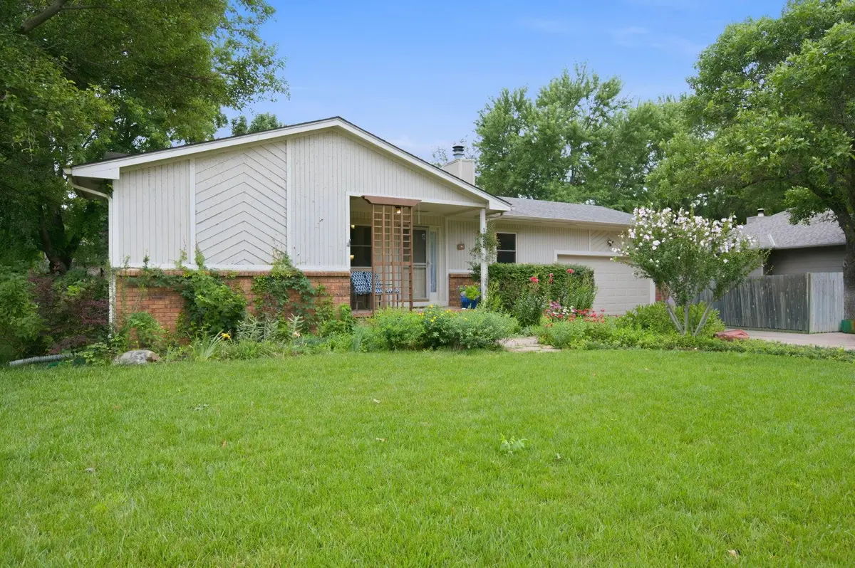 1325 N Split Rail, Derby, KS 67037
