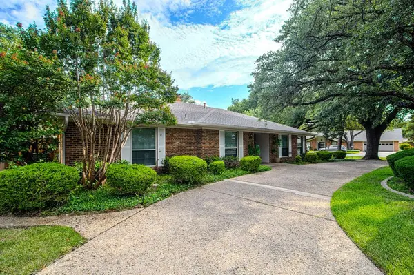 2110 Juanita Drive, Arlington, TX 76013