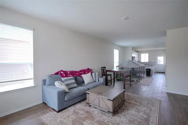 545 Tree Nut LOOP, Buda, TX 78610