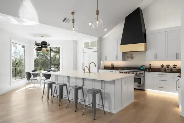 701 Furlong DR, Austin, TX 78746