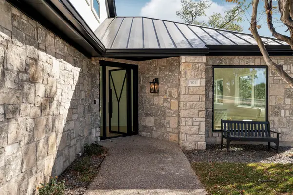 701 Furlong DR, Austin, TX 78746