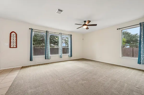 4002 Kings Canyon DR, Taylor, TX 76574