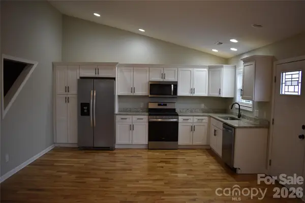 17 Meredith LN, Marion, NC 28752