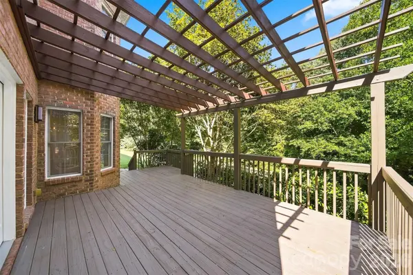 381 Lake Forest DR, Taylorsville, NC 28681