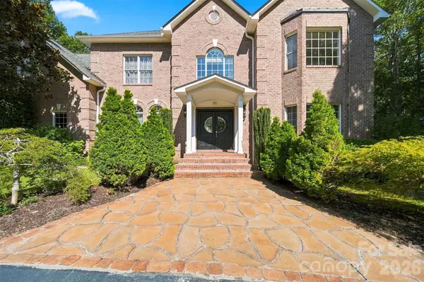 381 Lake Forest DR, Taylorsville, NC 28681