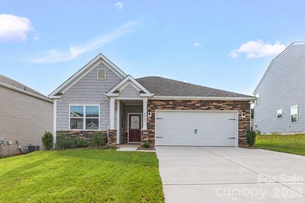 3865 Maxwell Henry LN NW, Conover, NC 28613