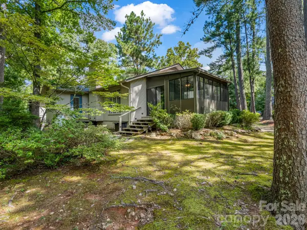 55 Diamond Ridge LN, Columbus, NC 28722