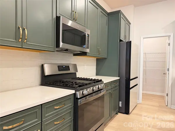 5757 Coulee LN, Charlotte, NC 28215