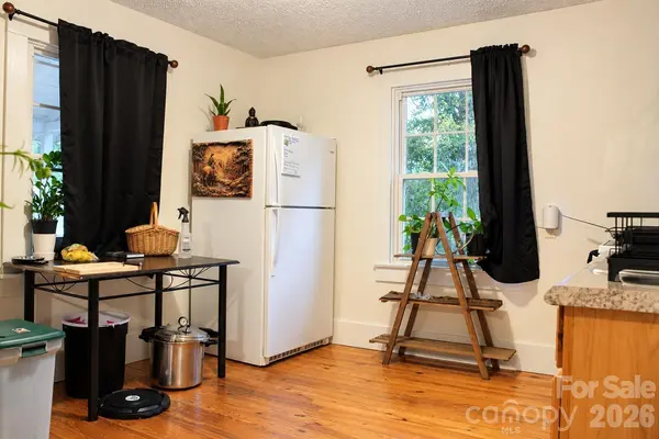579 Hollis RD, Ellenboro, NC 28040