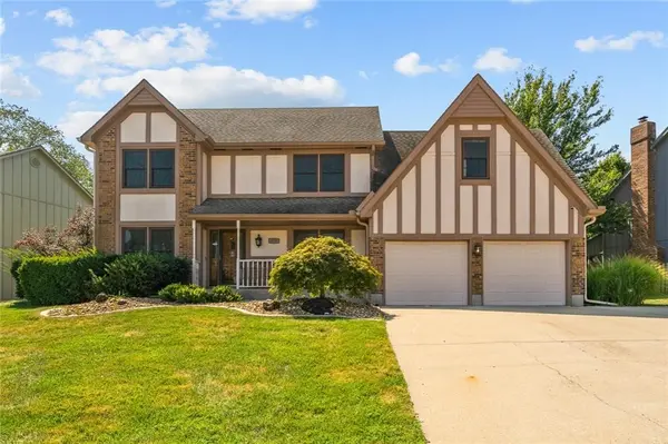 5722 Richards CIR, Shawnee, KS 66216
