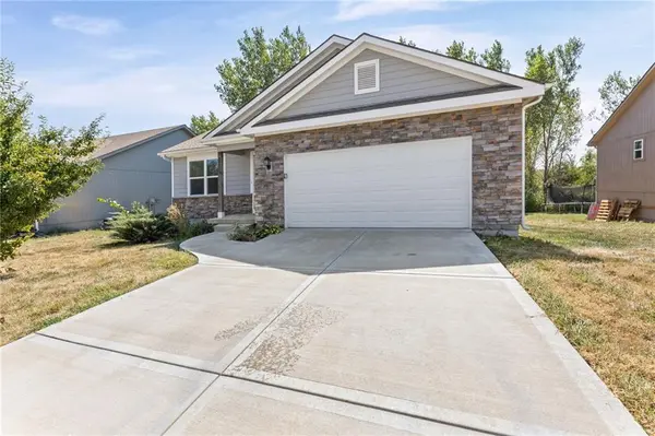 21325 W 216th ST, Spring Hill, KS 66083