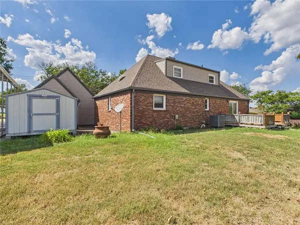 915 215th ST, Fort Scott, KS 66701