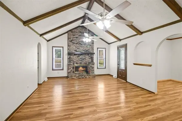 2413 Paris DR, Blue Springs, MO 64015