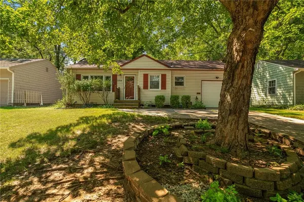 5314 Linden ST, Roeland Park, KS 66205