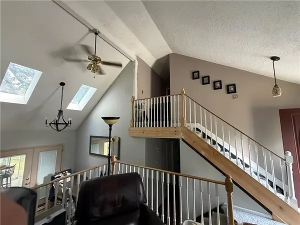 14021 S Summertree LN, Olathe, KS 66062