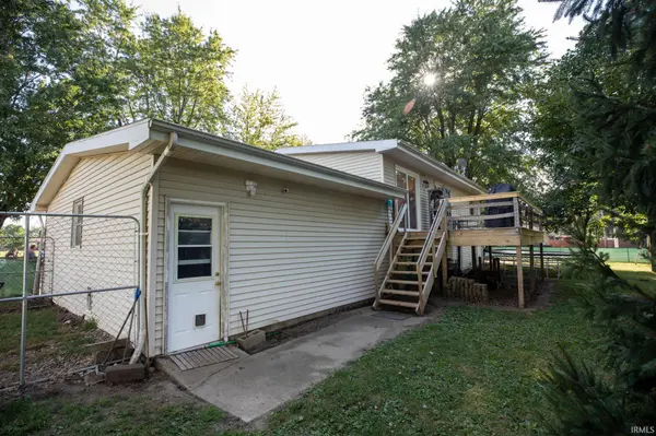 501 Shaffer RD, Bourbon, IN 46504-1317