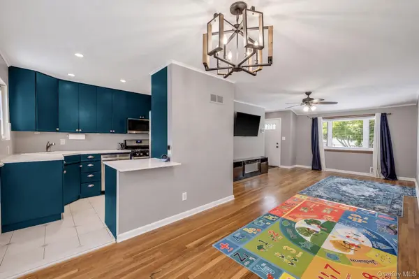 285 W 9th ST, Deer Park, NY 11729