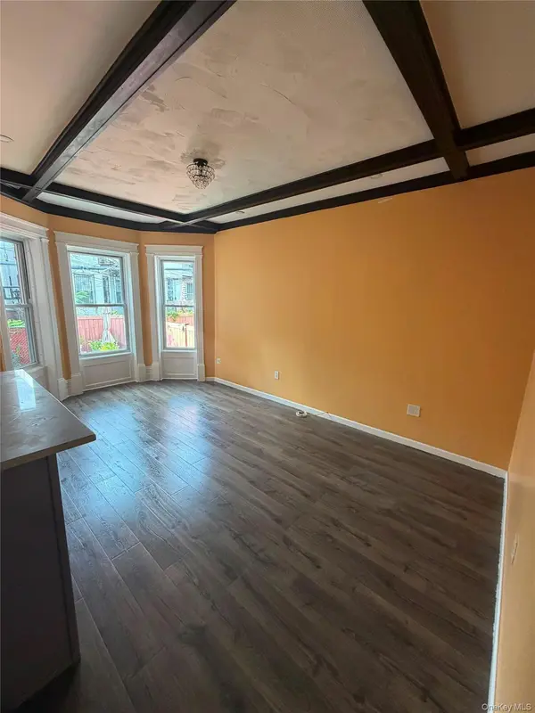 27 Stephens CT #1F, Brooklyn, NY 11226