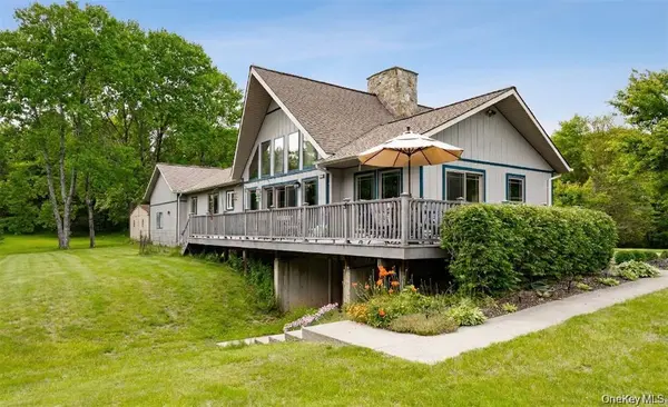 129 Clinton Corners RD, Salt Point, NY 12578
