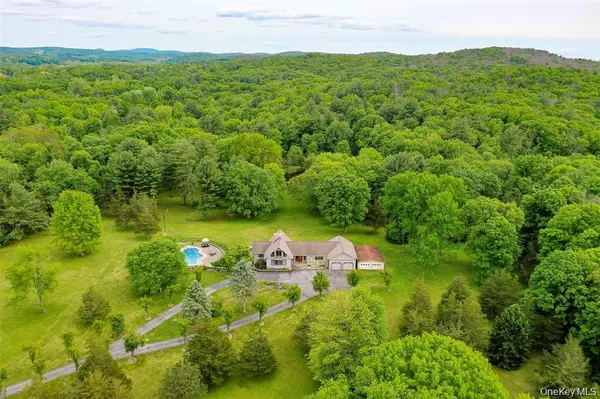 129 Clinton Corners RD, Salt Point, NY 12578
