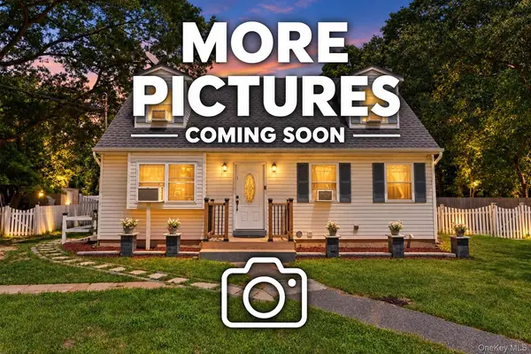 466 Auborn AVE, Shirley, NY 11967